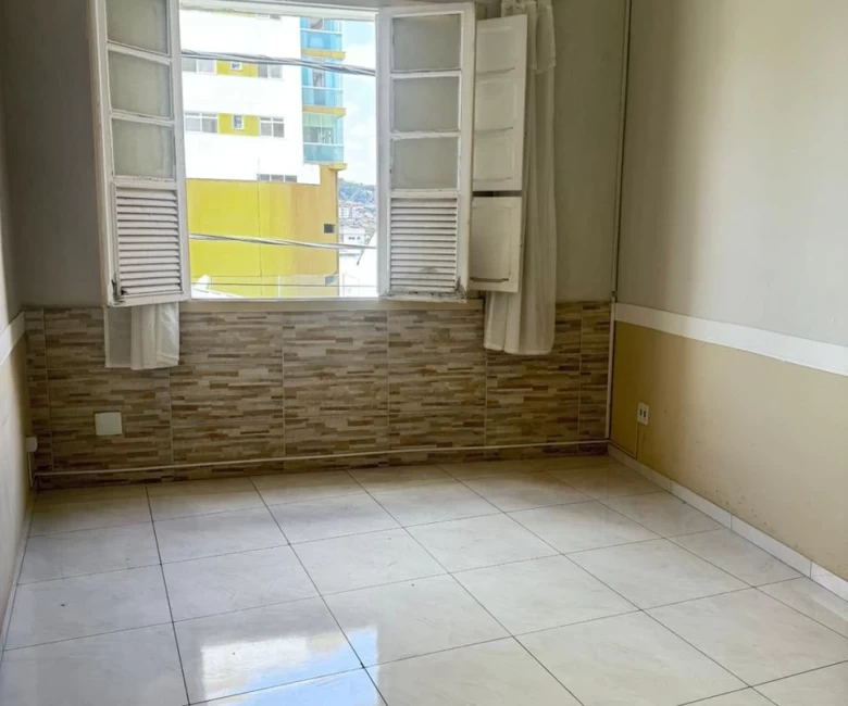 0352- SALA COMERCIAL